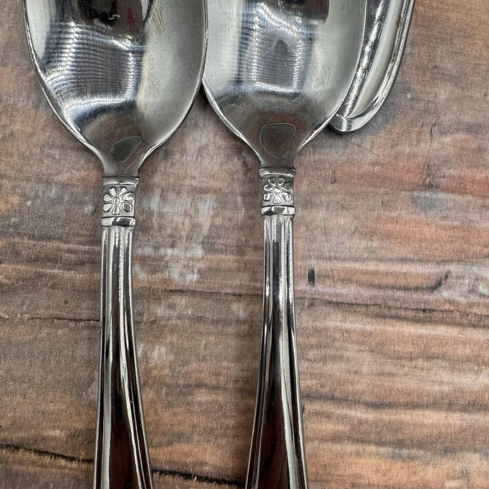 Vtg Oneida Memphis Daisy 17 Pcs Stainless Steel Flatware Set w Serving Pieces
